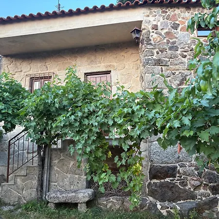 Oliveiras Misarela House * Vila Nova (Vila Real)